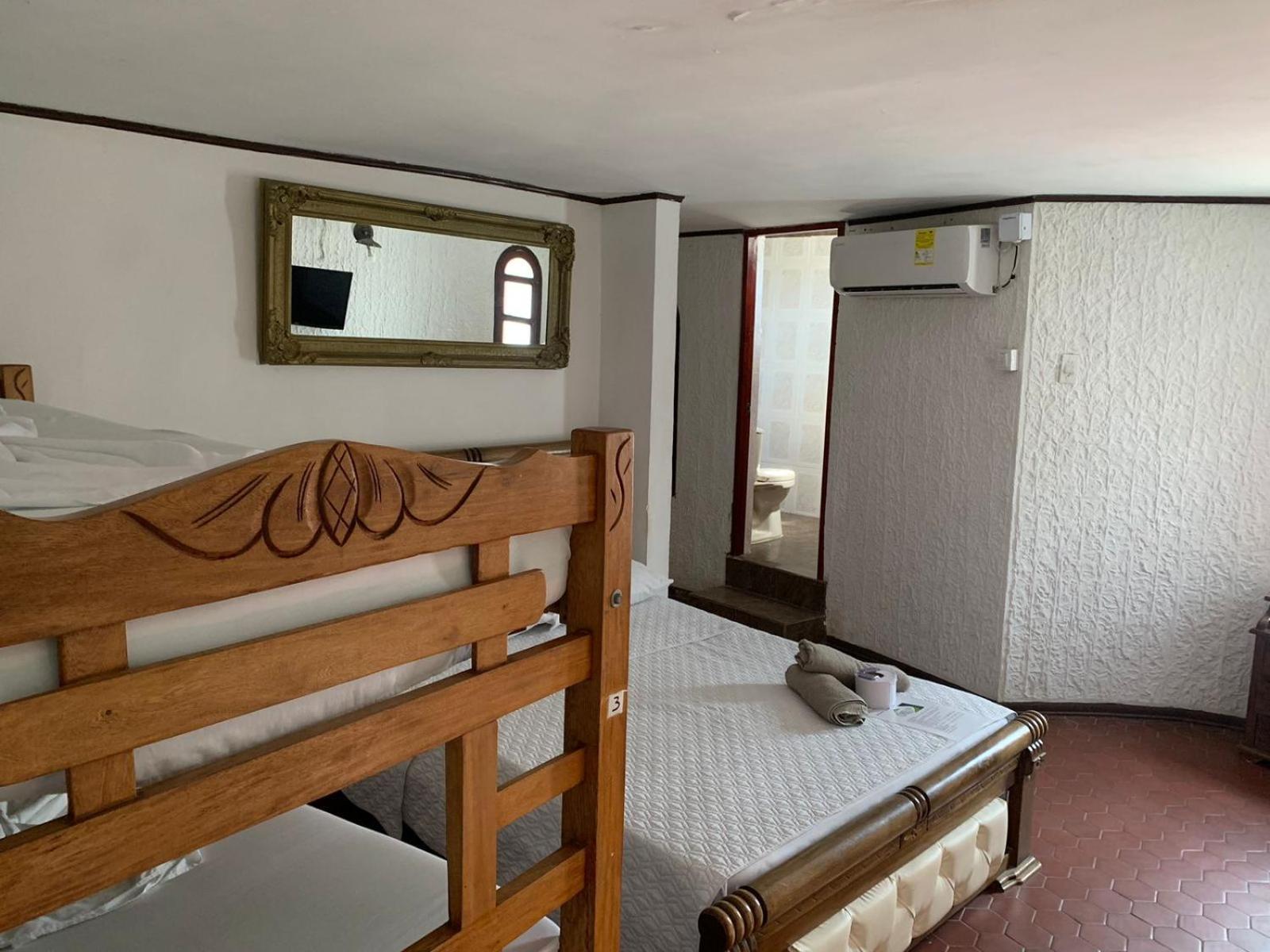 The Chill In Mansion Hostel Santa Marta Номер фото